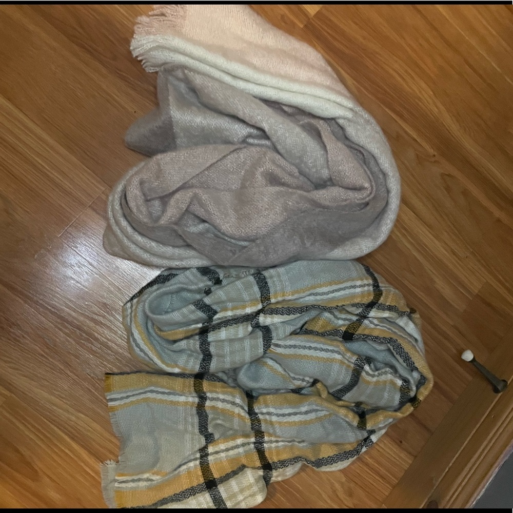 Scarfs